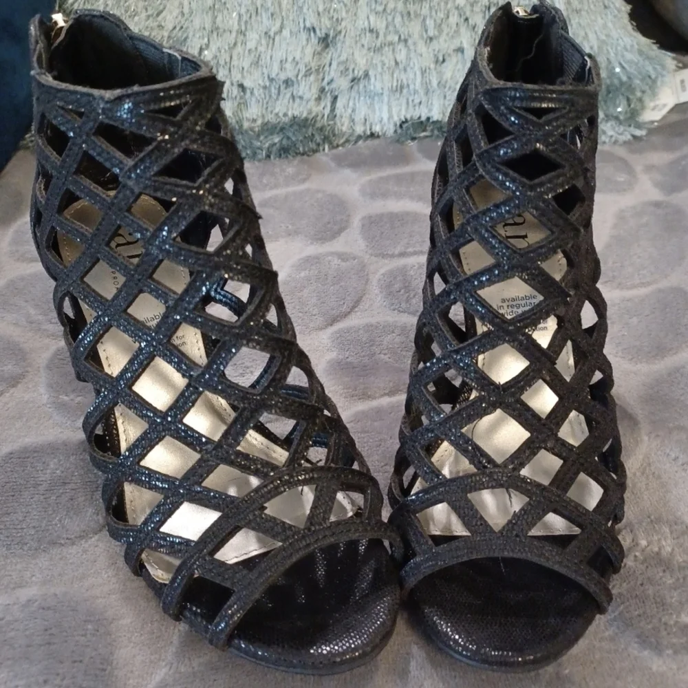 a.n.a Shoes Black Lattice Heeled Ankle Boots Booties Size 5 New - Picture 3 of 7